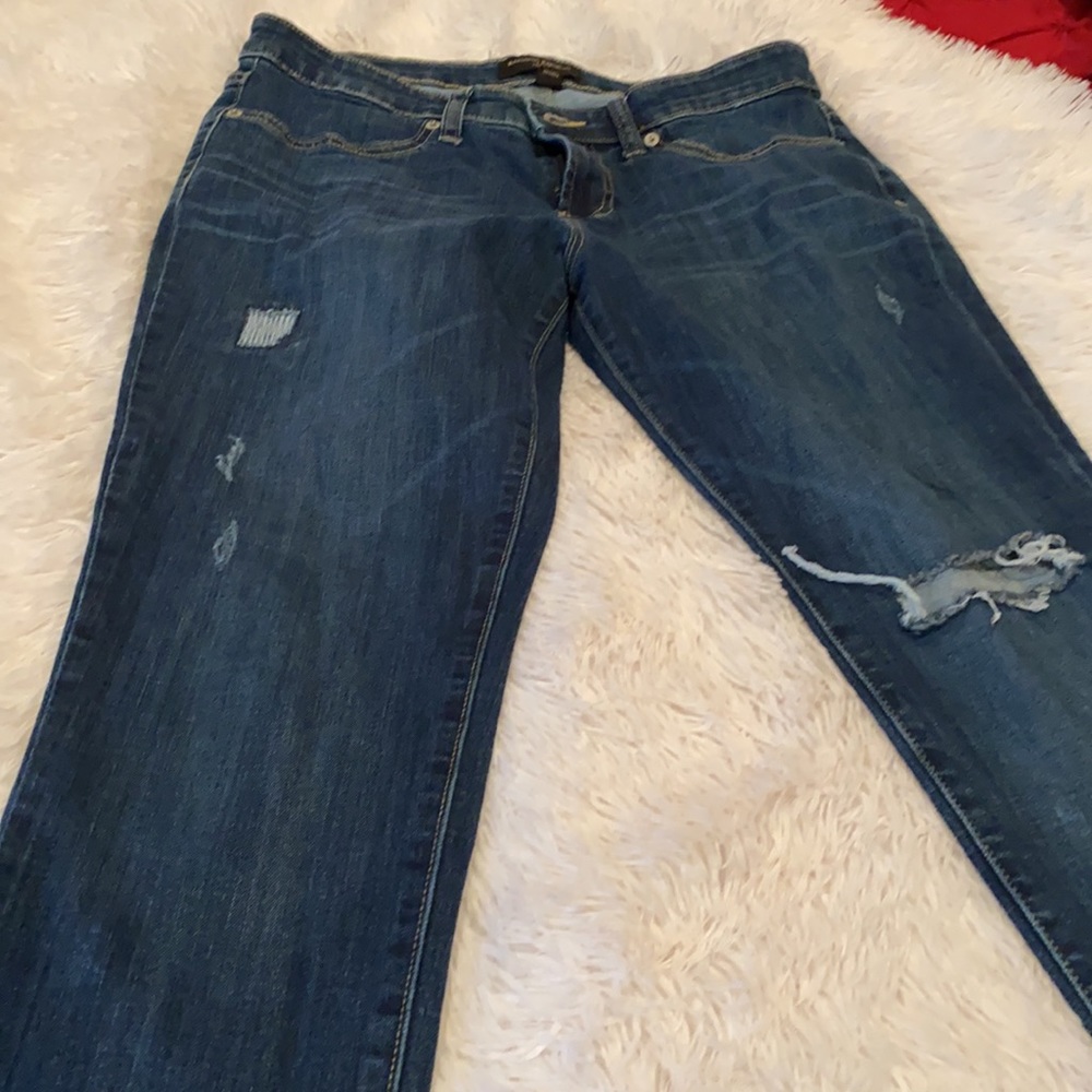 Once worn Banana Republic distressed jeans. No flaws.